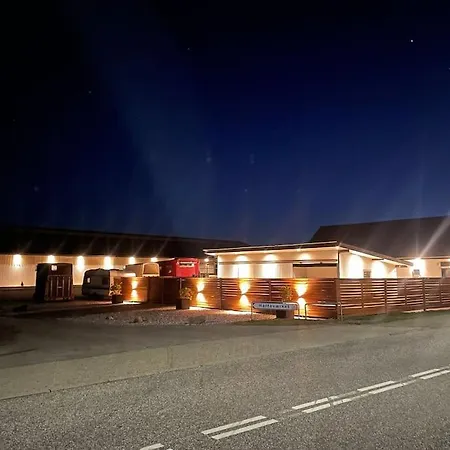 Stor Rummelig Med Egen P-plads *