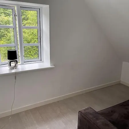 Stor Rummelig Med Egen P-plads * Kolding